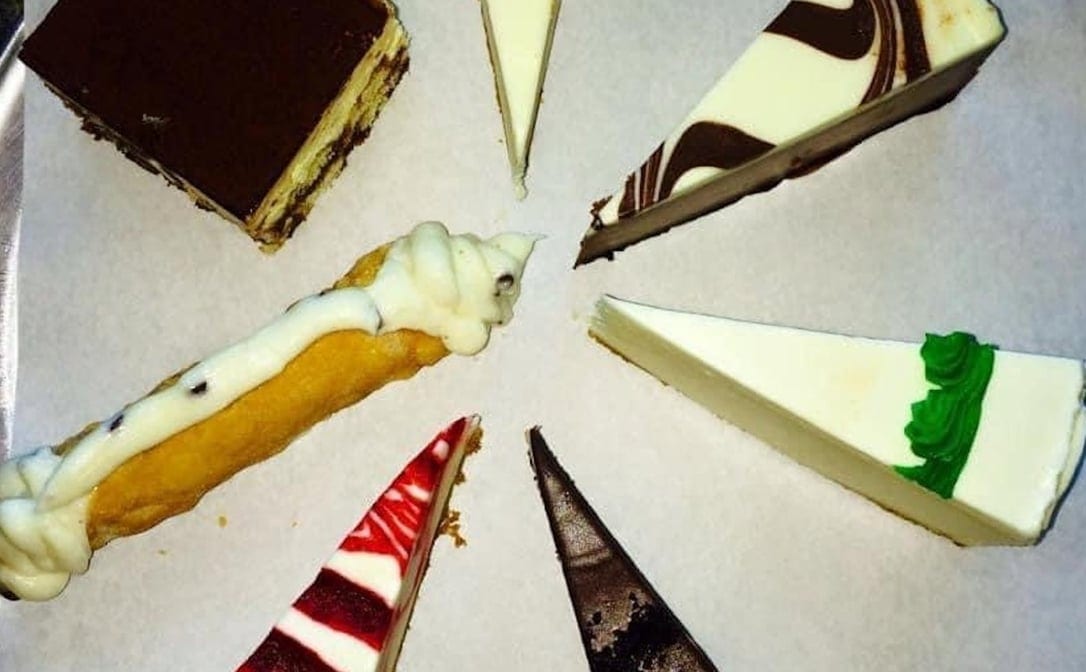New York Plain Cheesecake.