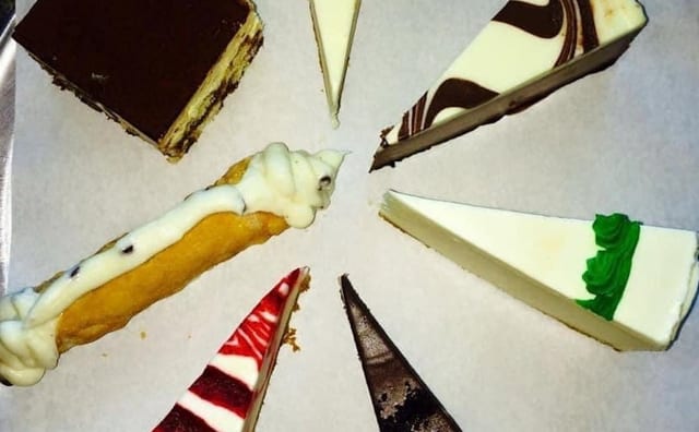 New York Plain Cheesecake.