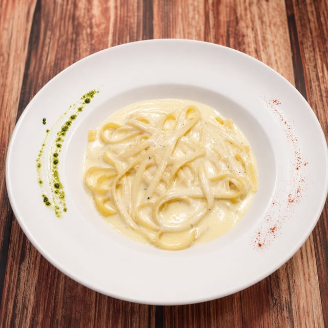 Kids' Fettuccine Alfredo.
